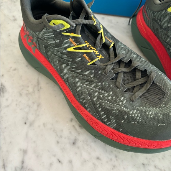 Hoka men’s Tecton X running shoe - Picture 3 of 5